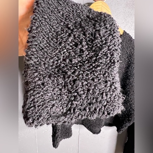 Free People Popcorn Pullover in Black. Size Small - Picture 9 of 11